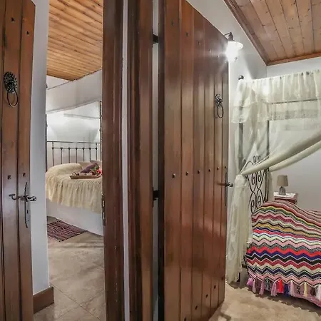 Traditional House Tatil Evi